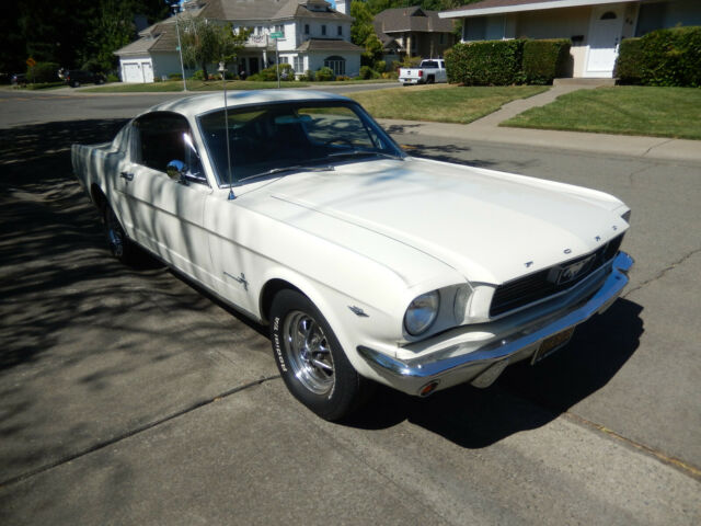 Ford Mustang 1966 image number 0