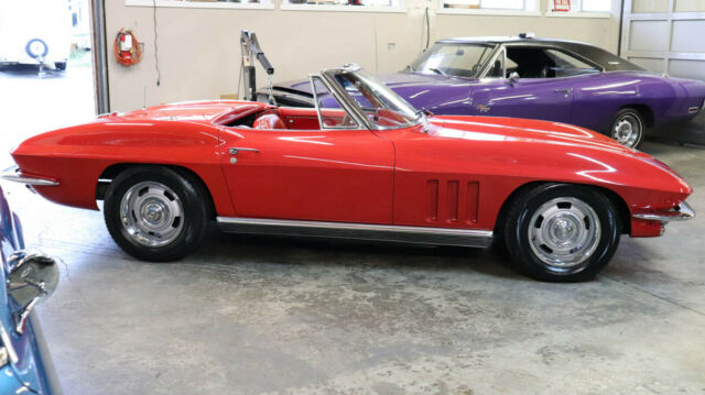 Chevrolet Corvette 1966 image number 23