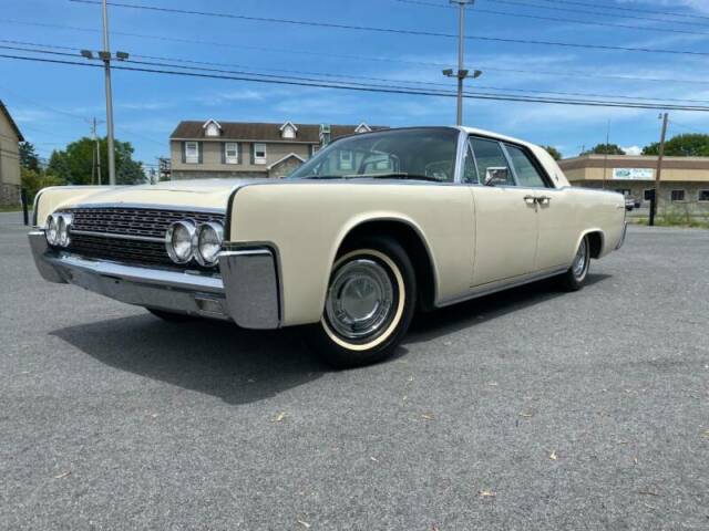 Lincoln Continental 1962 image number 0