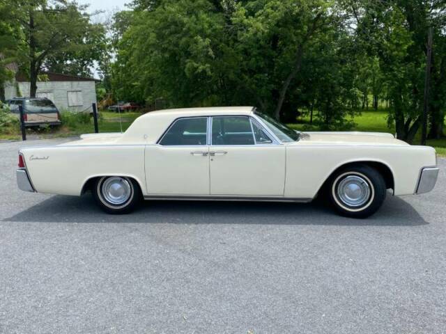 Lincoln Continental 1962 image number 17