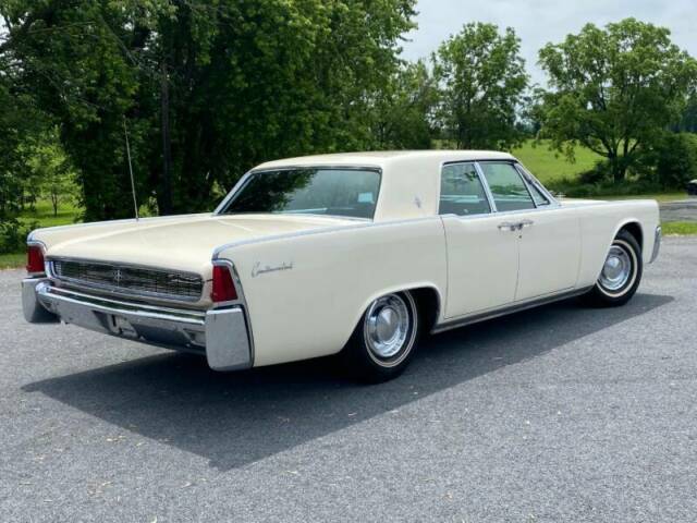 Lincoln Continental 1962 image number 18