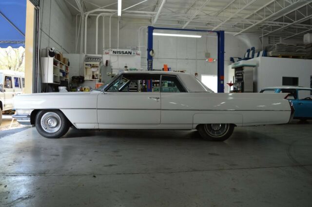 Cadillac DeVille 1964 image number 29