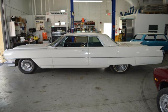 Cadillac DeVille 1964 image number 4