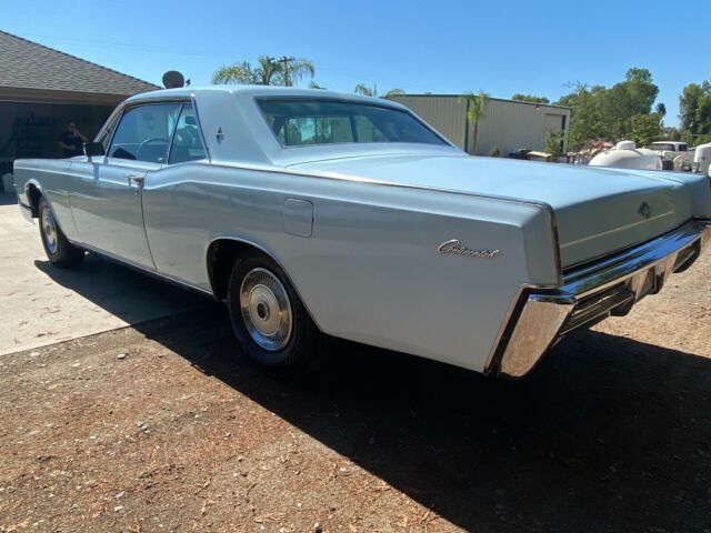 Lincoln Continental 1967 image number 18