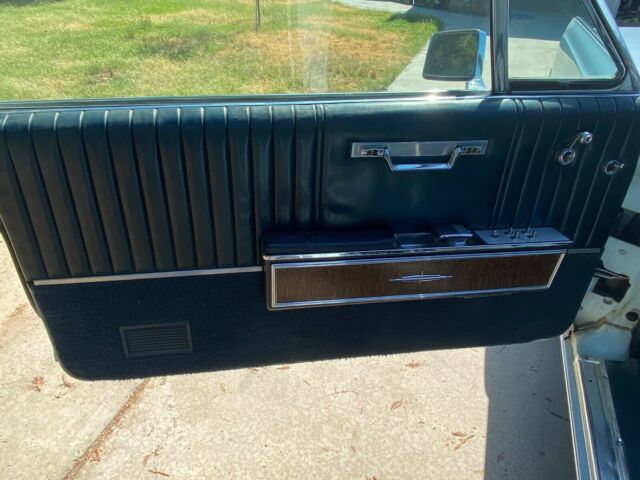 Lincoln Continental 1967 image number 20