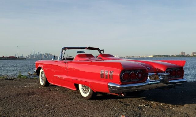 Ford Thunderbird 1960 image number 17