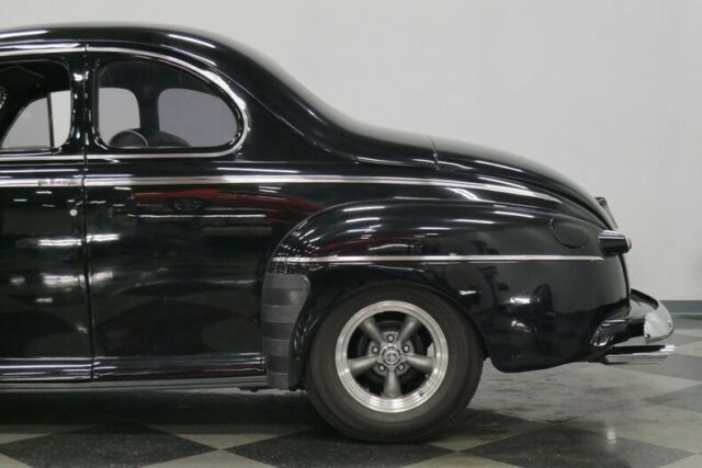 Ford Business Coupe 1946 image number 23