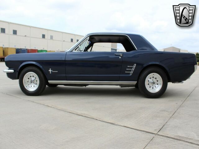 Ford Mustang 1966 image number 23