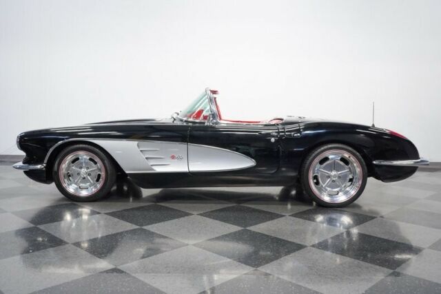 Chevrolet Corvette 1959 image number 2