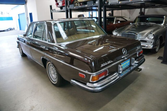 Mercedes-Benz 300SEL 6.3  V8 SEDAN 1971 image number 34