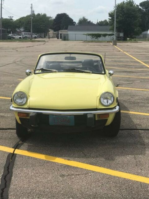 Triumph Spitfire 1975 image number 13