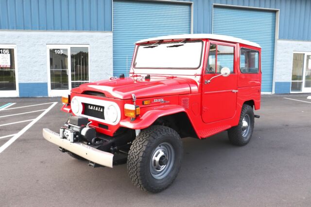 Toyota Land Cruiser 1973 image number 0