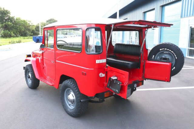 Toyota Land Cruiser 1973 image number 20