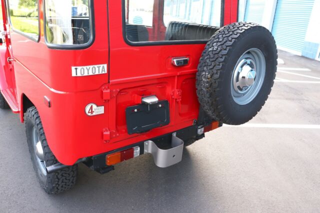 Toyota Land Cruiser 1973 image number 9