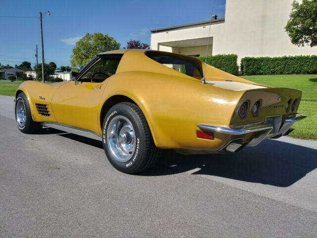 Chevrolet Corvette 1972 image number 28