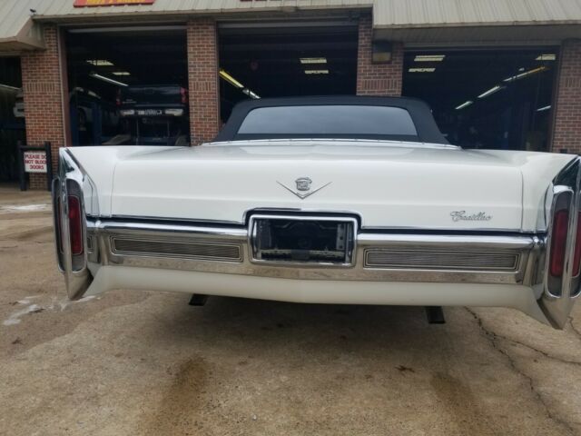 Cadillac DeVille 1966 image number 17