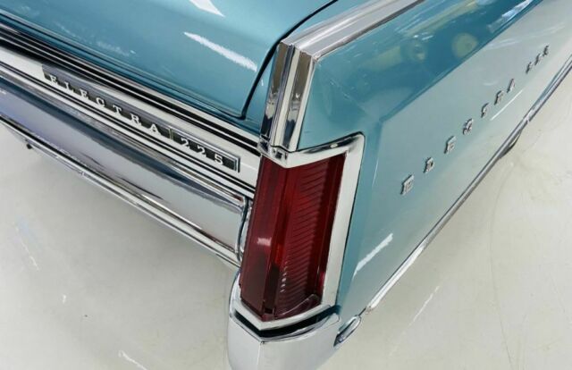 Buick Electra 225 Sport Coupe 1964 image number 18