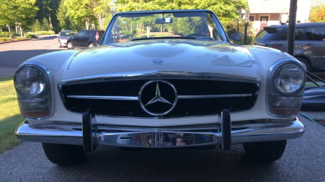 Mercedes-Benz SL-Class 1965 image number 28