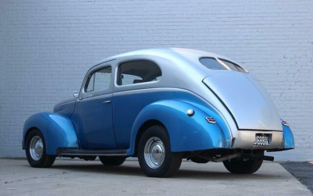 Ford Deluxe 2dr 1940 image number 2