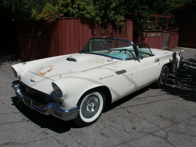 Ford Thunderbird 1957 image number 0