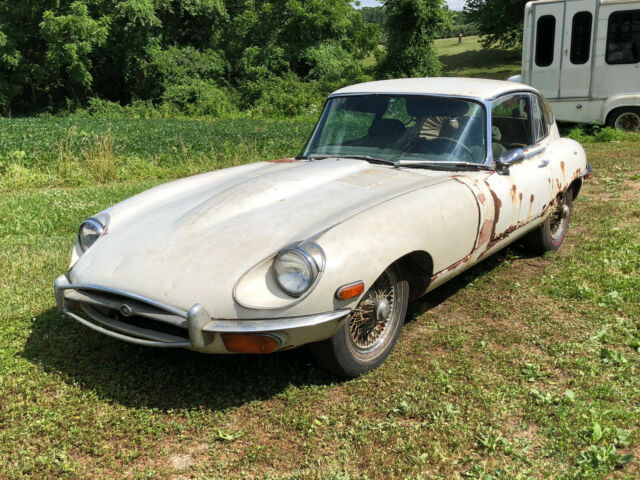 Jaguar E-Type 1969 image number 0