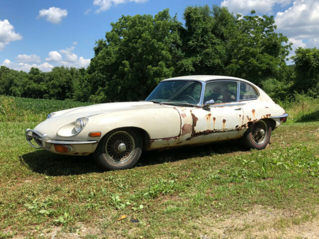 Jaguar E-Type 1969 image number 15