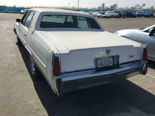 Cadillac Fleetwood 1977 image number 19