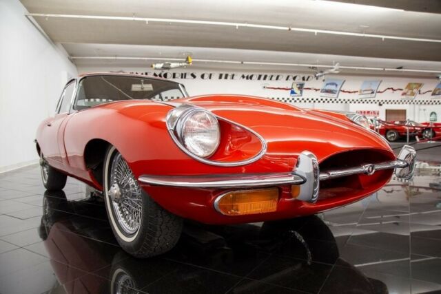 Jaguar E-Type 1970 image number 13