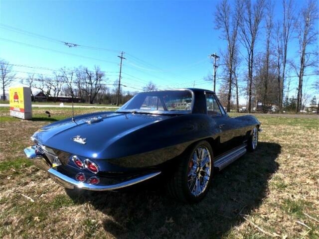 Chevrolet Corvette 1965 image number 23