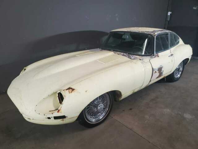 Jaguar E-Type 1963 image number 2