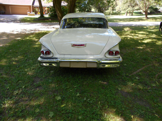 Chevrolet Biscayne 1958 image number 0