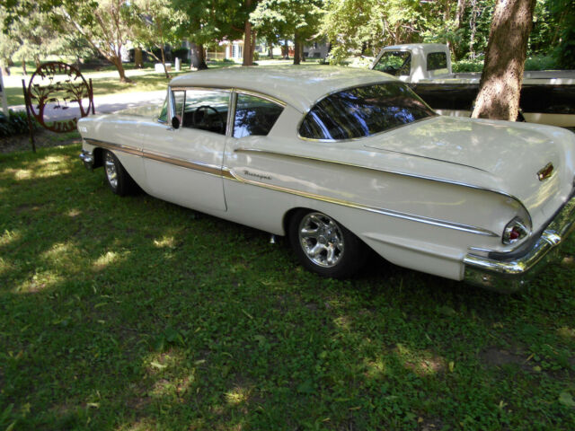 Chevrolet Biscayne 1958 image number 1