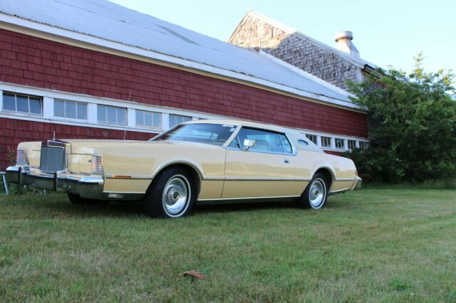 Lincoln Continental 1976 image number 0