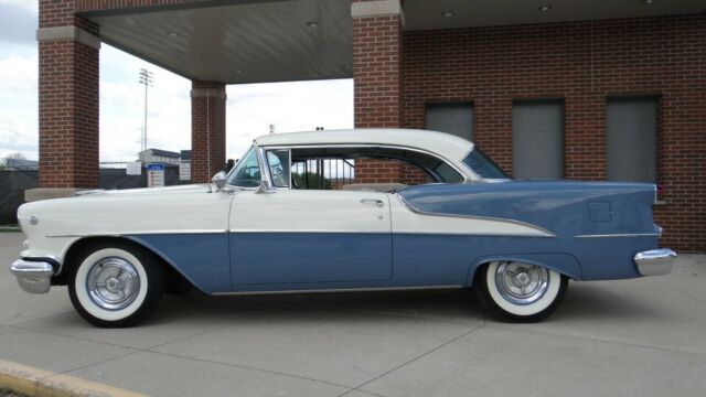 Oldsmobile Super 88 1955 image number 0