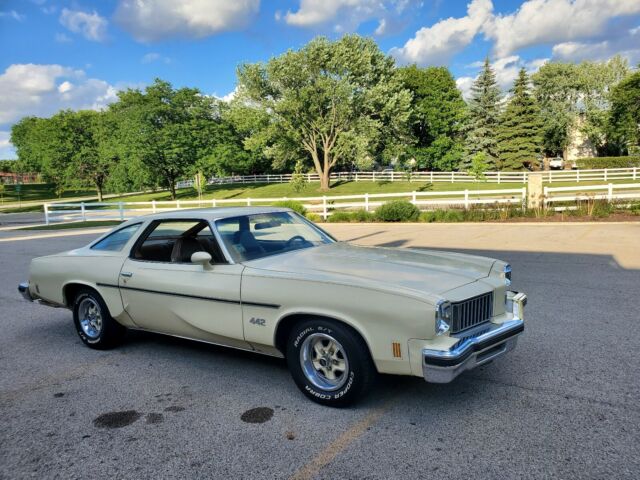 Oldsmobile Cutlass 5.7 1975 image number 0