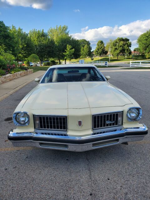 Oldsmobile Cutlass 5.7 1975 image number 11