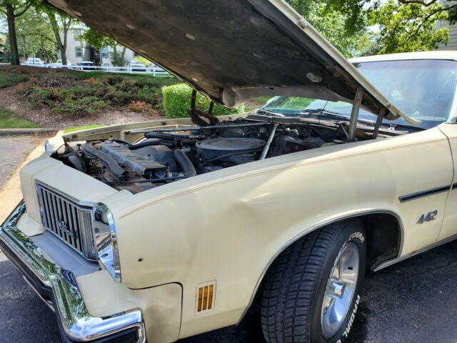 Oldsmobile Cutlass 5.7 1975 image number 12