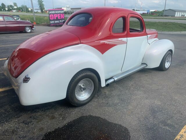 Ford Deluxe 1940 image number 31