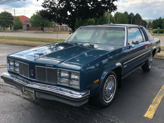 Oldsmobile Eighty-Eight 1977 image number 0