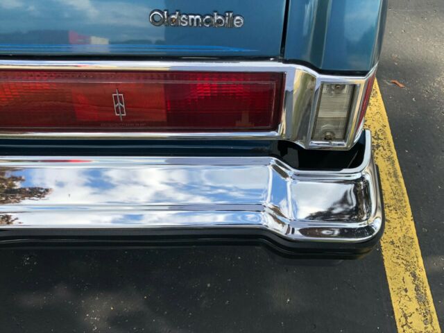 Oldsmobile Eighty-Eight 1977 image number 21