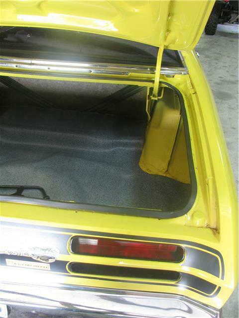 Plymouth Duster 1970 image number 16