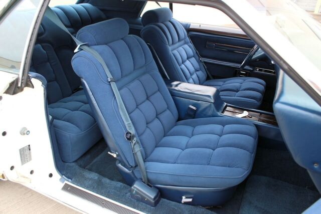 Lincoln Continental 1979 image number 33