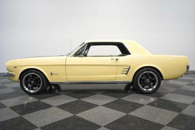 Ford Mustang 1966 image number 26