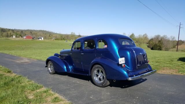 Oldsmobile 4 Dr Sedan 1935 image number 16