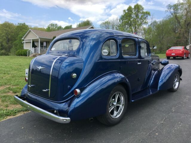 Oldsmobile 4 Dr Sedan 1935 image number 18