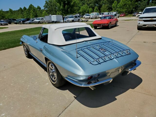 Chevrolet Corvette 1966 image number 30