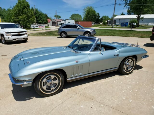 Chevrolet Corvette 1966 image number 31