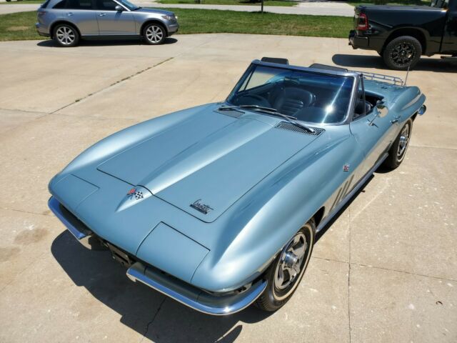 Chevrolet Corvette 1966 image number 32