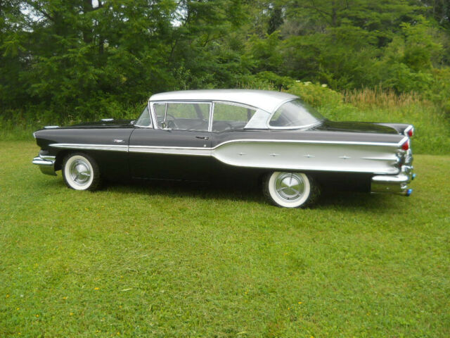 Pontiac Chieftain 1958 image number 0