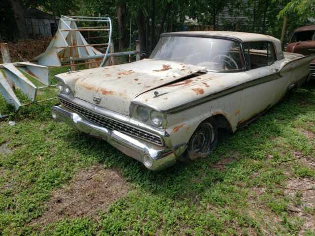 Ford Galaxie 1959 image number 1